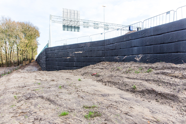 Gewapende grondconstructie wegverbreding Veenendaal-Ede-Grijsoord